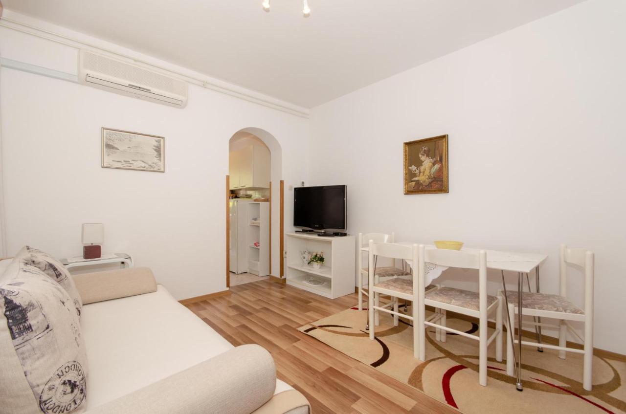 Apartments Bungavilia Rovinj Exterior foto