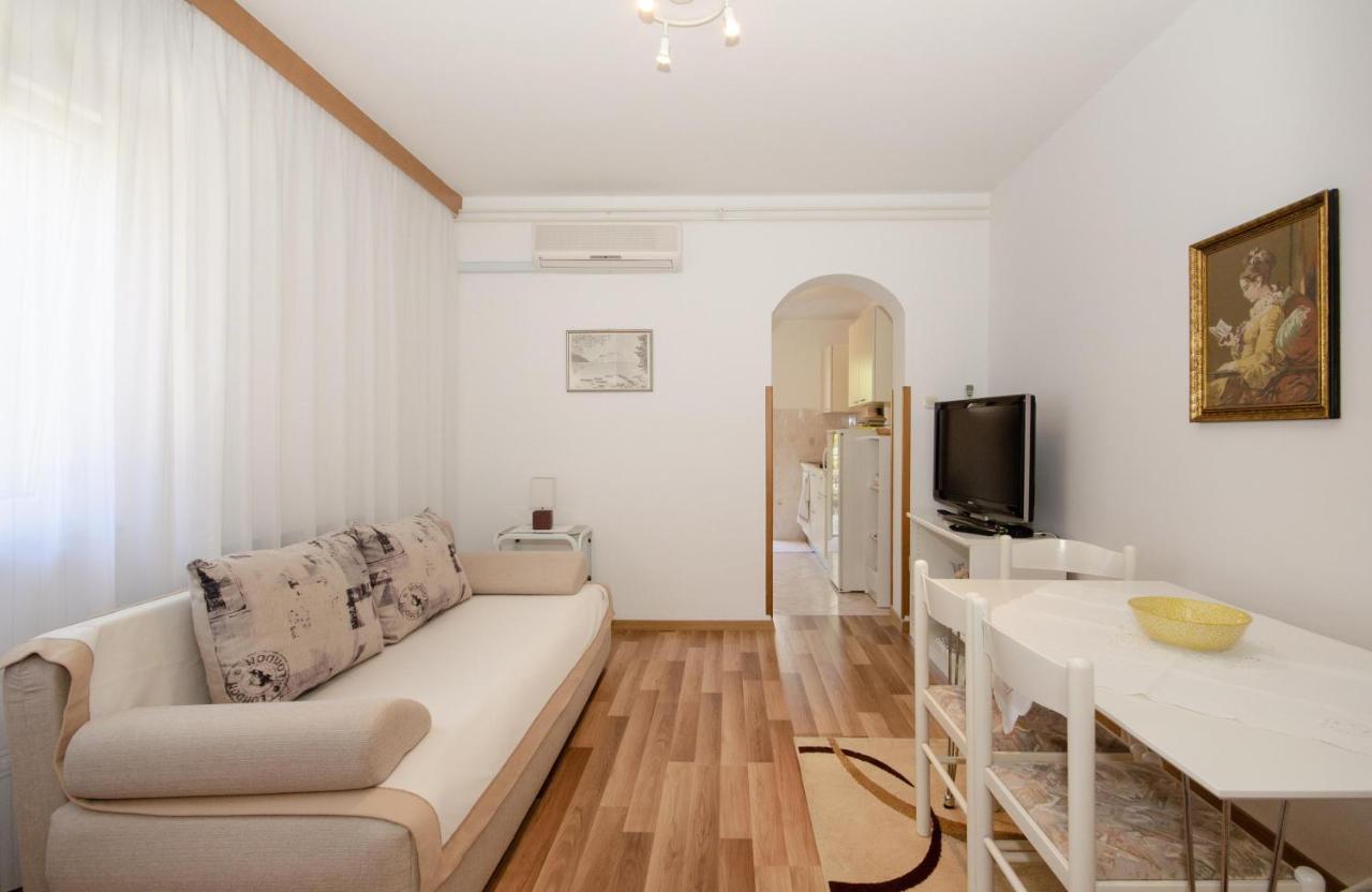 Apartments Bungavilia Rovinj Exterior foto